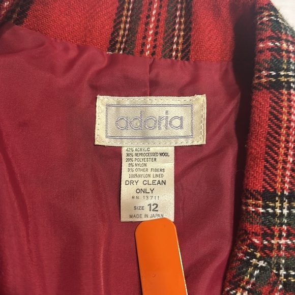 Adoria wool mix red green black plaid jacket with front pockets and 2 button up - Picture 9 of 10